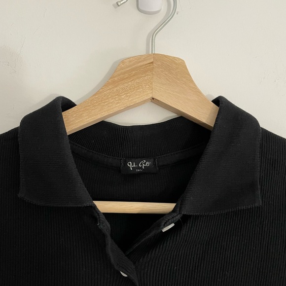 Brandy Melville collared buttoned tee - Picture 2 of 3
